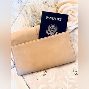Lucky Brand Genuine Leather Passport Travel Wallet NWT